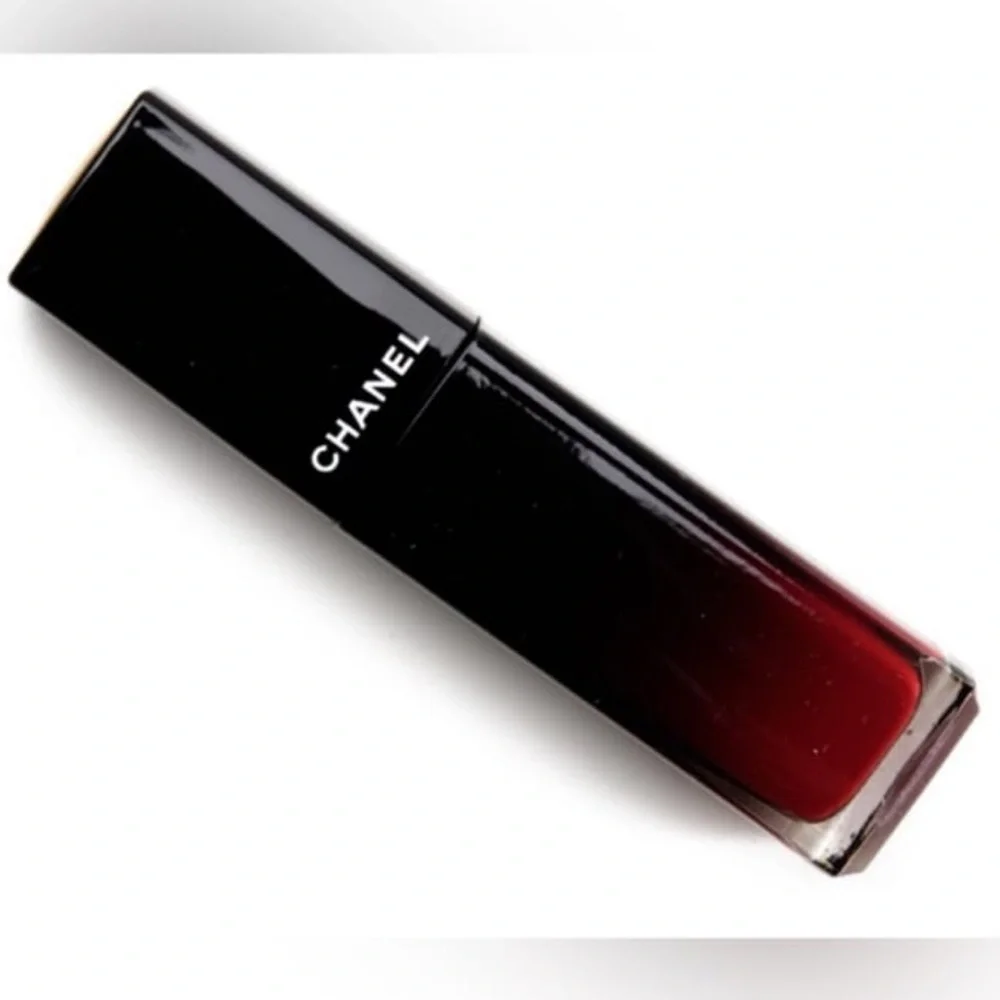 CHANEL Rouge Allure Laque Captivant – Glossy Scarlet Red Liquid Lipstick